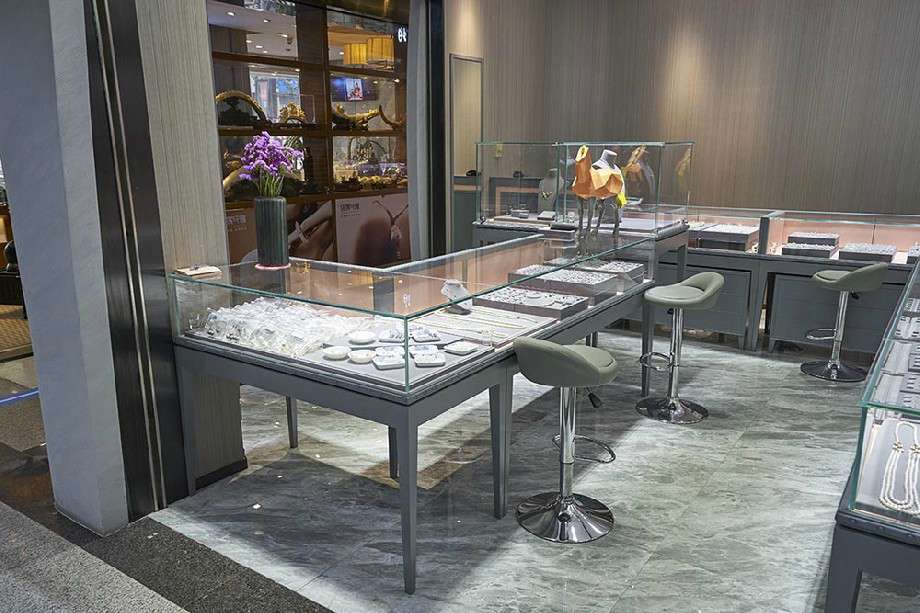 56平米珠寶首飾店設(shè)計效果圖