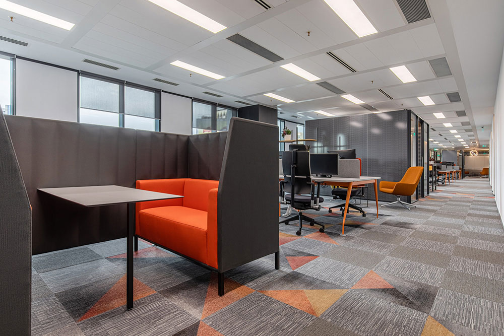 鄭州科技公司辦公室裝潢設(shè)計效果圖