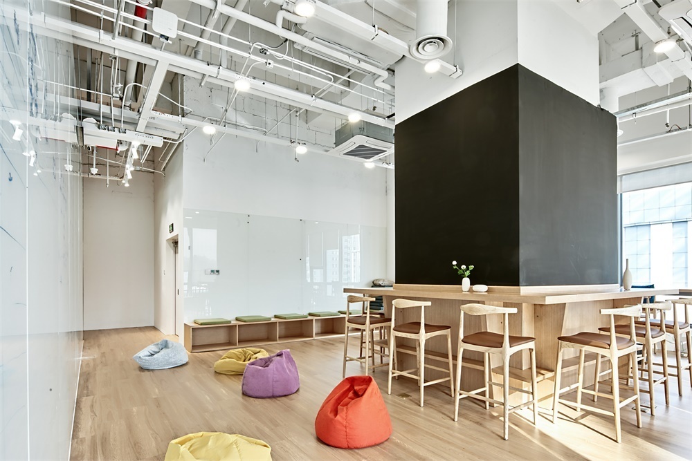 230平米現(xiàn)代辦公室裝修設計效果圖